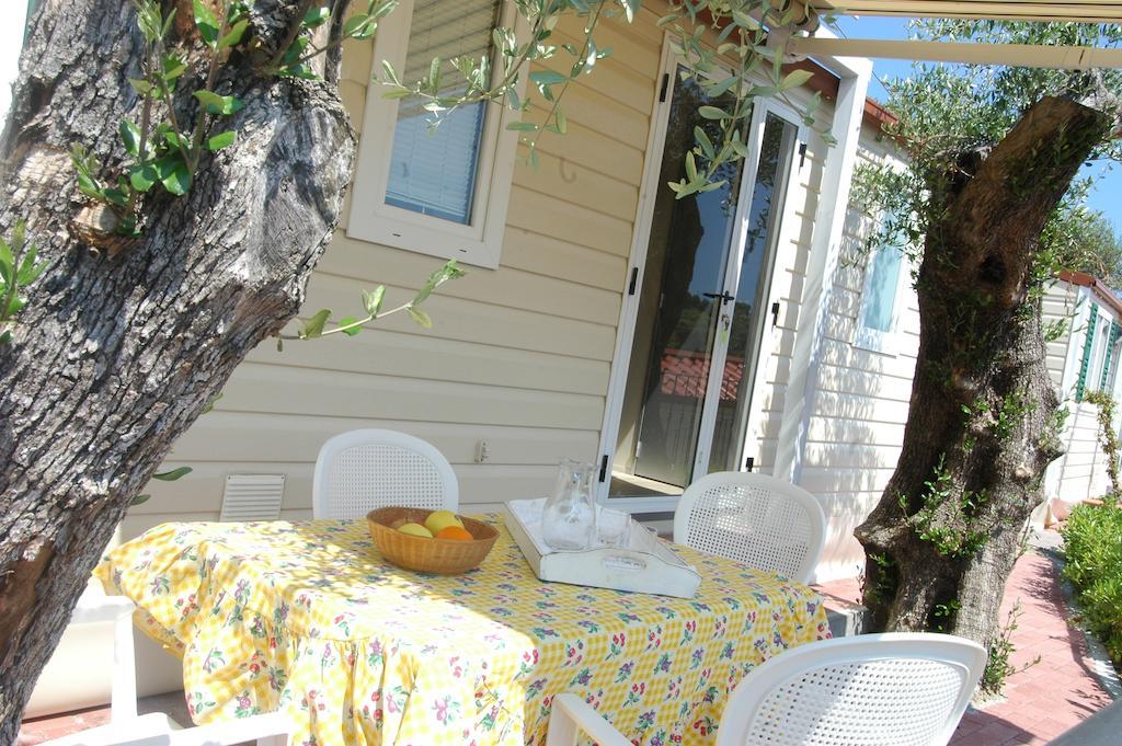 Camping Edy Diano Marina Exterior foto